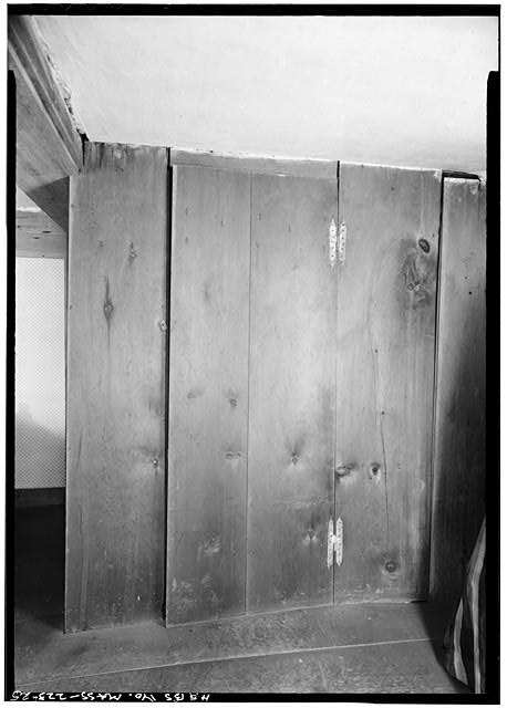 Photograph of a closet in the Fairbanks House