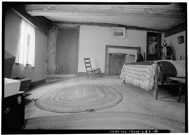 Photograph of a bedroom in the Fairbanks House