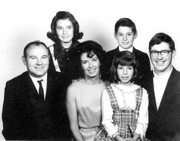Andy and Naomi Mahler and their children