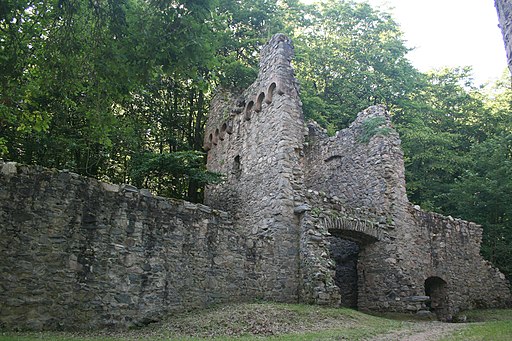 Part of the ruined Burg Rodenstein
